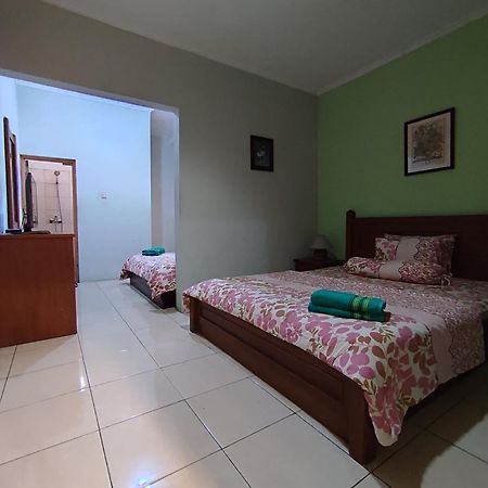 Maribaya Family Guest House Syariah Lembang Esterno foto