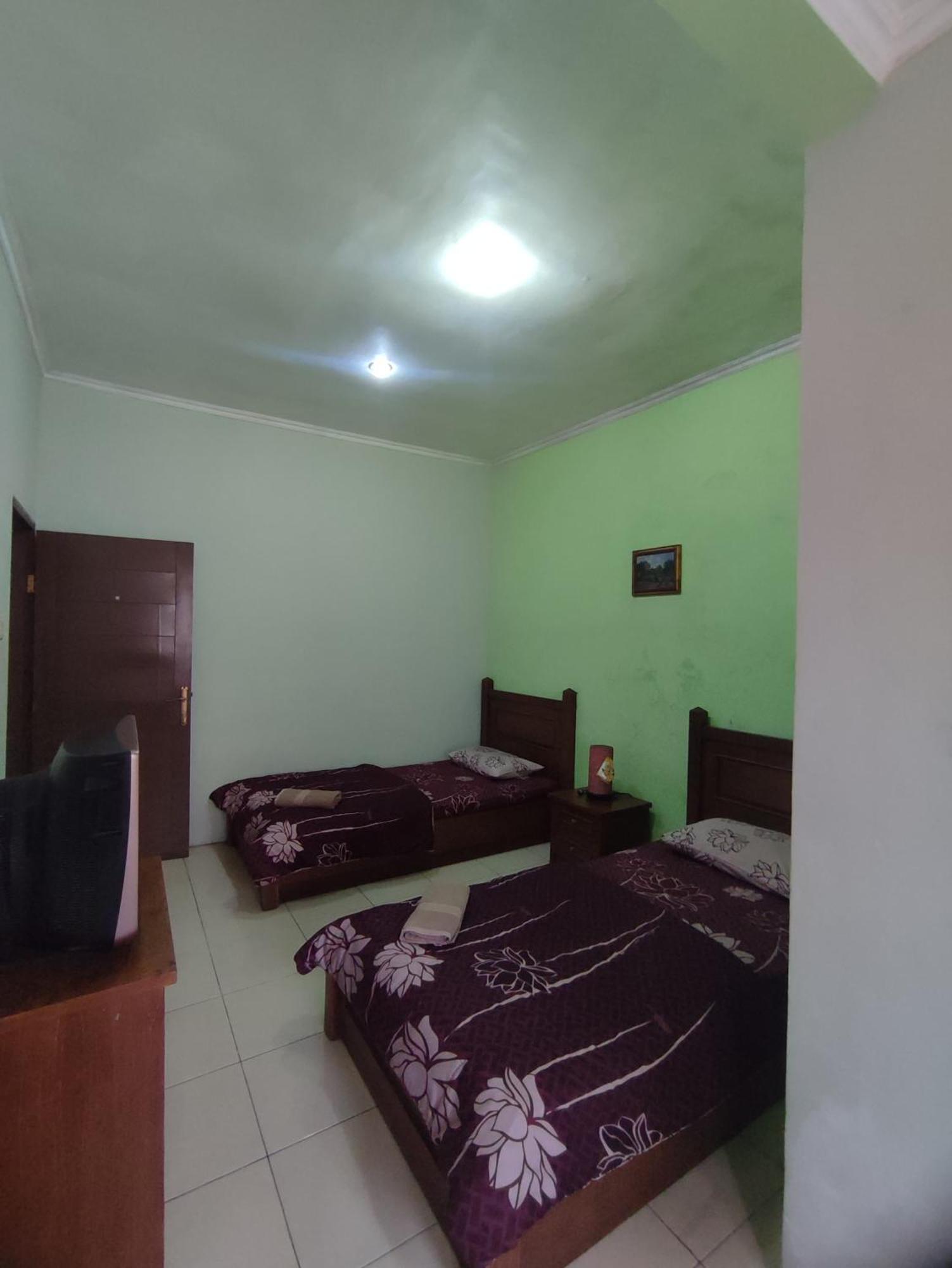 Maribaya Family Guest House Syariah Lembang Esterno foto